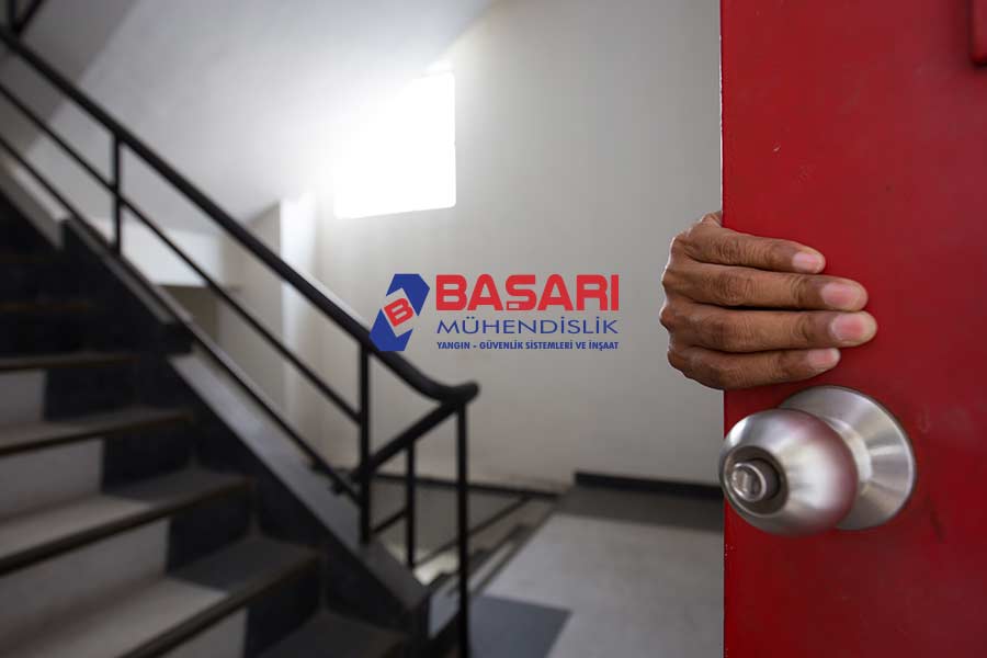 Yangın Merdiveni Kapısı Kilitlenebilir mi? - Başarı Yangın