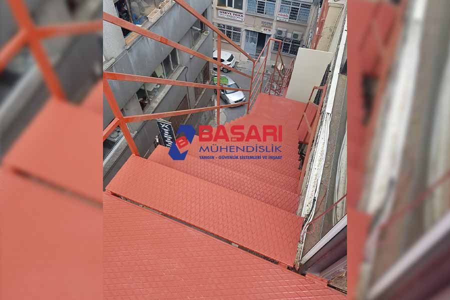 Çelik Yangın Merdiveni Tasarımı - Başarı Yangın
