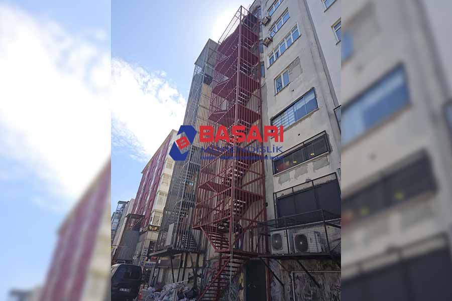 Z Tipi Ve Dairesel Yangın Merdivenleri Arasında Uygulama Yönünden Farklar - Başarı Yangın
