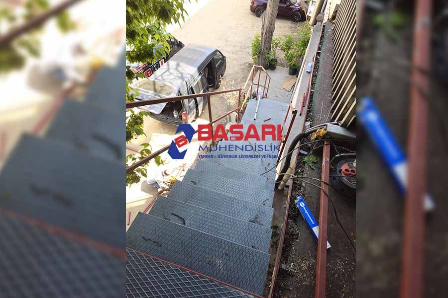 Yangın Merdivenlerinin Eşyalar İle Doldurulması - Başarı Yangın