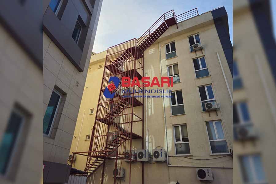Yangın Merdiveni Bakımı ve Uzun Ömürlü Kullanım İçin İpuçları