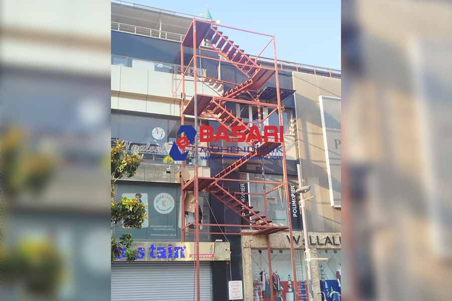 Dairesel Yangın Merdiveni Nedir? Nasıl Olmalıdır? - Başarı Yangın