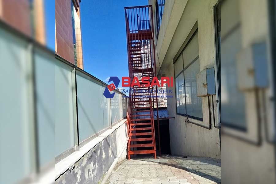 Acil Durumlarda Bir Yangın Merdiveni Nasıl Hayat Kurtarabilir? - Başarı Yangın