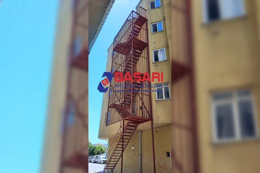 Yangın Merdivenlerinin Kullanımında Yapılan Yaygın Hatalar - Başarı Yangın