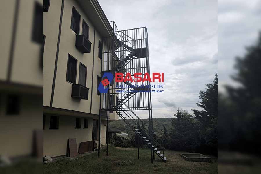 Yangın Merdivenini Korozyondan Korumak İçin Ne Yapılmalı? - Başarı Yangın