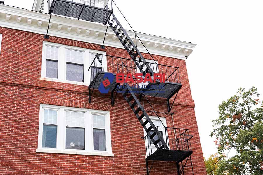 Yangın Merdiveninin Amacı Dışında Kullanılması - Başarı Yangın